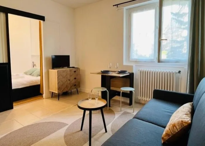 Le Camaieu Yourhosthelper *